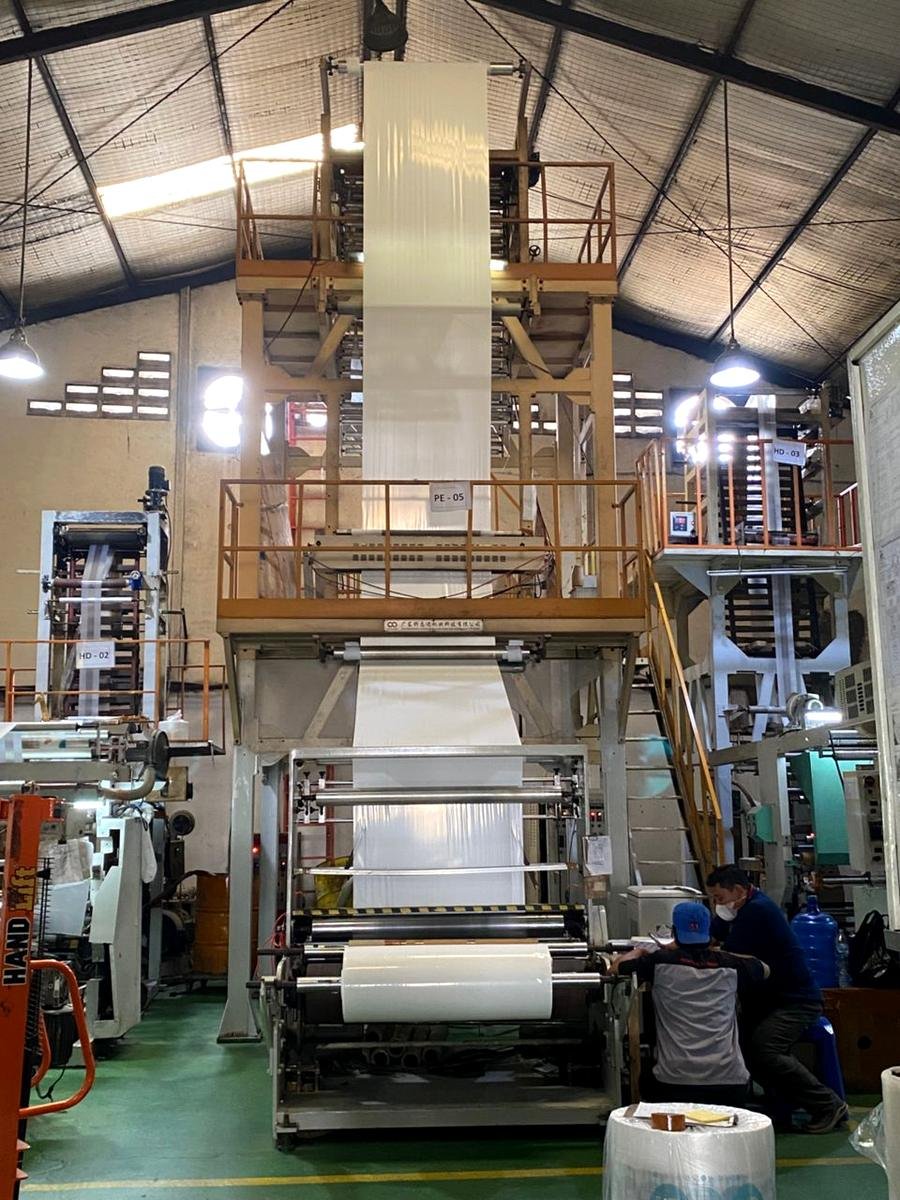 Blown film extrusion — mesin PE-05
